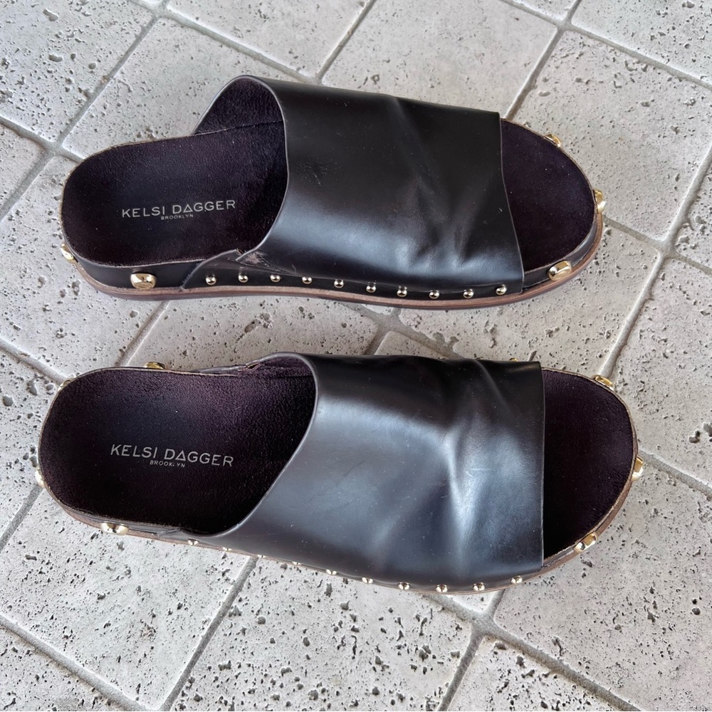 KELSI DAGGER Sandals Squish Buffalo Stud Slide Espresso Leather Gold - Picture 5 of 11